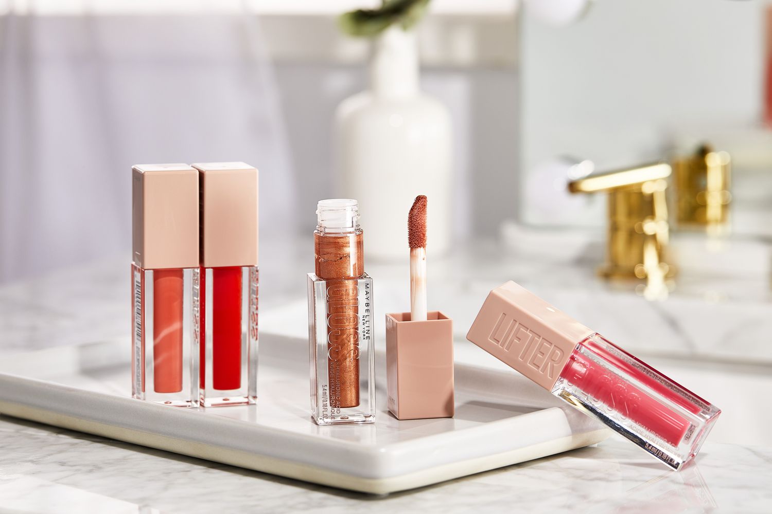 Best Lip Gloss Trends: Shine Bright with Top Picks!